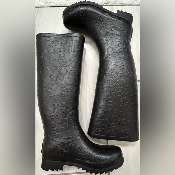 UGG Shoes - Uggs rain boots. Size 5. Black